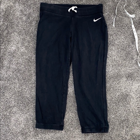 nike sweat capris